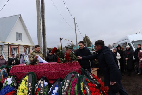 В Нурлатском районе простились с участником СВО Федоровым Александром