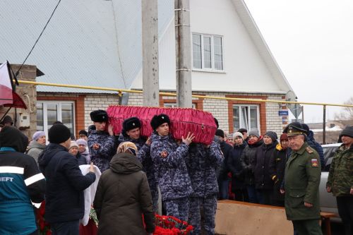В Нурлатском районе простились с участником СВО Федоровым Александром