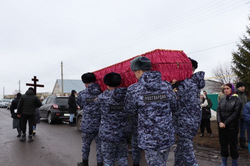 В Нурлатском районе простились с участником СВО Федоровым Александром