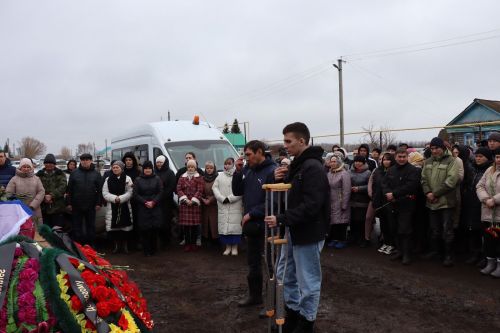 В Нурлатском районе простились с участником СВО Федоровым Александром