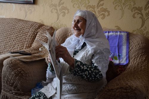 Жительница Нурлата Сакибя Минабутдинова отмечает 95-летний юбилей