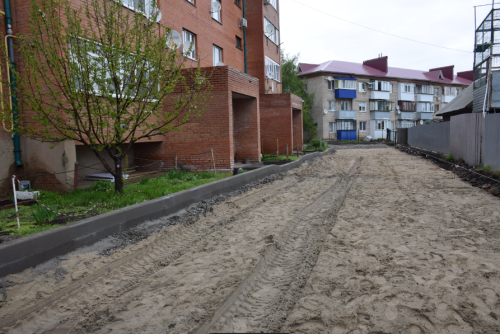 Дворы в Нурлате  становятся комфортнее и краше