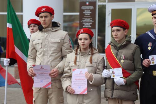 В День Победы в Нурлате наградили юнармейцев