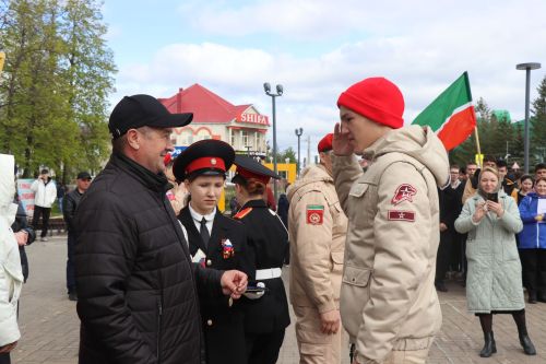В День Победы в Нурлате наградили юнармейцев