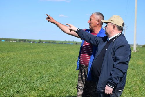 Глава Нурлатского района ознакомился с ходом посевных работ на полях района