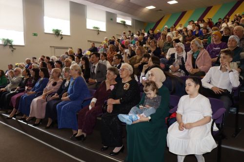 В Нурлате прошел творческий вечер заслуженного работника культуры РТ Розы Ахметзановой