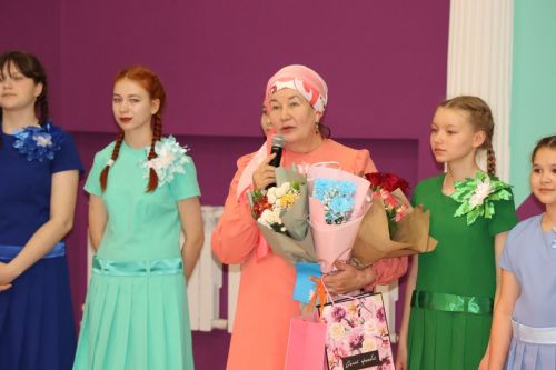 В Нурлате прошел творческий вечер заслуженного работника культуры РТ Розы Ахметзановой
