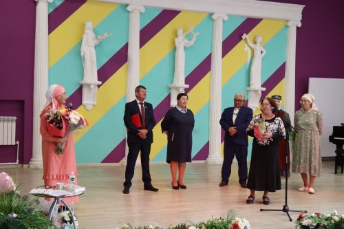 В Нурлате прошел творческий вечер заслуженного работника культуры РТ Розы Ахметзановой