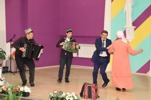 В Нурлате прошел творческий вечер заслуженного работника культуры РТ Розы Ахметзановой