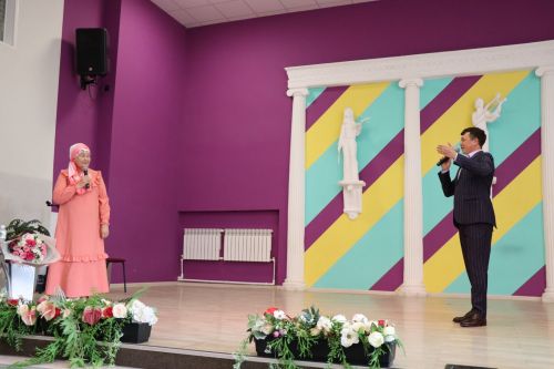 В Нурлате прошел творческий вечер заслуженного работника культуры РТ Розы Ахметзановой
