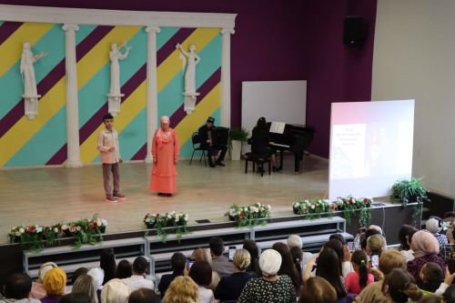 В Нурлате прошел творческий вечер заслуженного работника культуры РТ Розы Ахметзановой