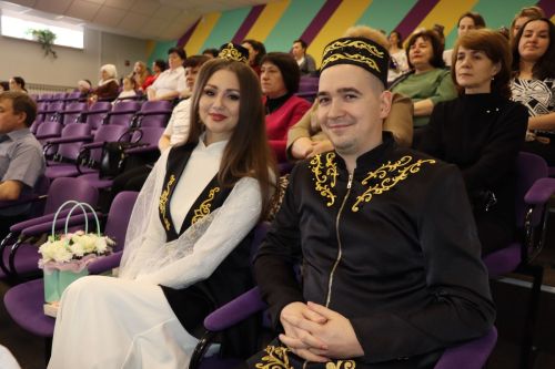 В Нурлате прошел творческий вечер заслуженного работника культуры РТ Розы Ахметзановой