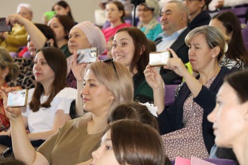В Нурлате прошел творческий вечер заслуженного работника культуры РТ Розы Ахметзановой