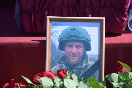 В селе Тюрнясево с воинскими почестями похоронили земляка, погибшего на СВО