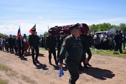 В селе Тюрнясево с воинскими почестями похоронили земляка, погибшего на СВО