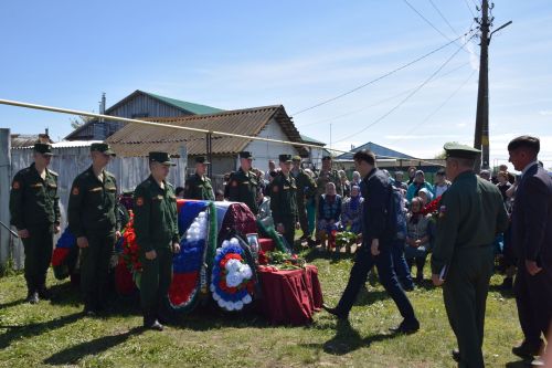 В селе Тюрнясево с воинскими почестями похоронили земляка, погибшего на СВО