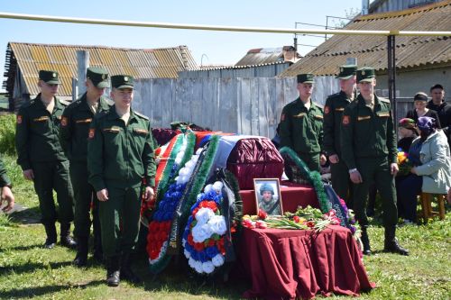 В селе Тюрнясево с воинскими почестями похоронили земляка, погибшего на СВО