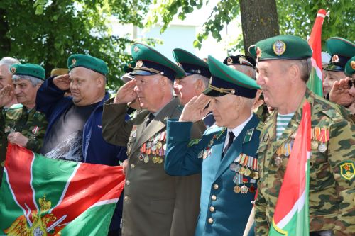 Нурлатцы, в разные годы охранявшие рубежи Родины, отмечают День пограничника (фоторепортаж)