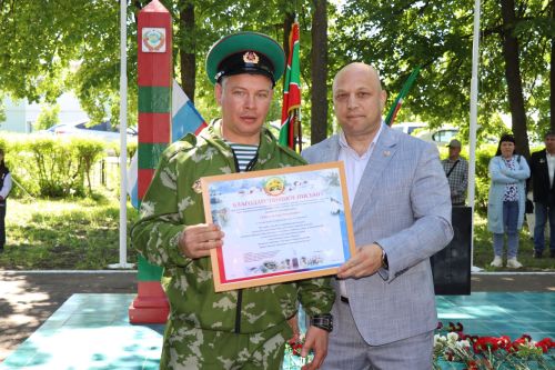 Нурлатцы, в разные годы охранявшие рубежи Родины, отмечают День пограничника (фоторепортаж)