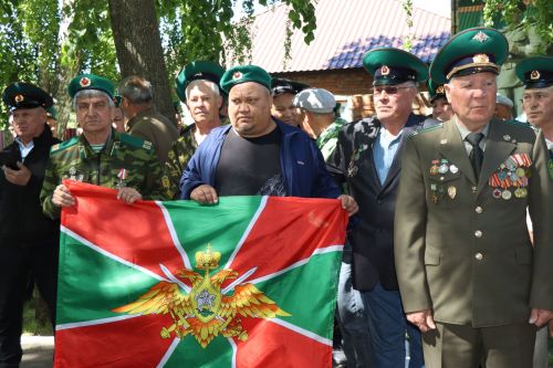 Нурлатцы, в разные годы охранявшие рубежи Родины, отмечают День пограничника (фоторепортаж)