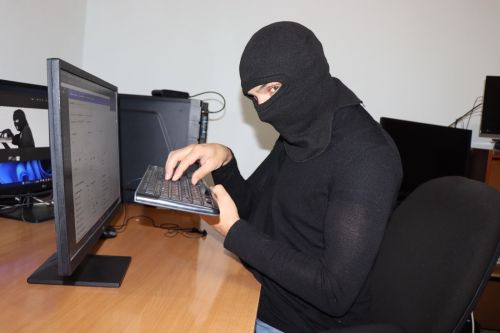 Отделение СФР по Татарстану предупреждает: остерегайтесь мошенников!