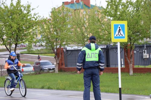 На базе Нурлатской школы №9 состоялся муниципальный этап республиканского конкурса «Безопасное колесо»