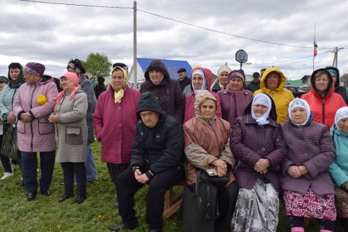 В Нижнем Нурлате в преддверии Дня Победы открыли арт-объект «Журавли»