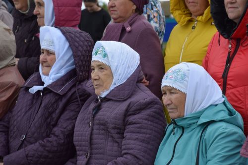 В Нижнем Нурлате в преддверии Дня Победы открыли арт-объект «Журавли»