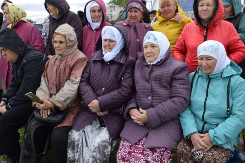 В Нижнем Нурлате в преддверии Дня Победы открыли арт-объект «Журавли»