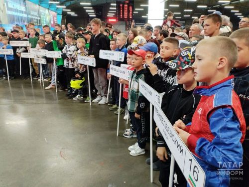 В Казани торжественно открыли соревнования по картингу