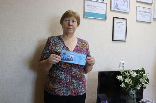 Почтальонка из Средней Камышлы выиграла умную колонку от «Нурлат-информа»