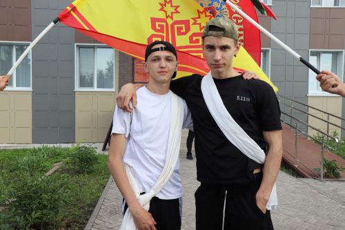 На срочную службу из Нурлата отправились 17 новобранцев