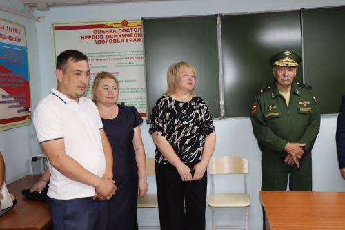 На срочную службу из Нурлата отправились 17 новобранцев