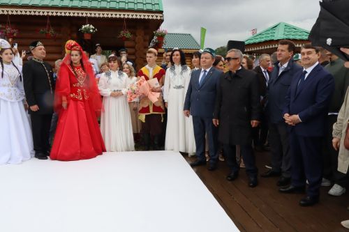 Нурлатское подворье на казанском Сабантуе радушно приняло участников игр БРИКС (ФОТОРЕПОРТАЖ)