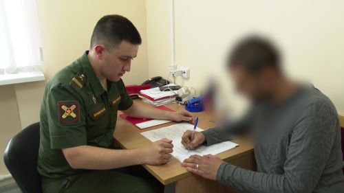 Трое мужчин из Ульяновской области подписали контракт с МО в Нурлатском военкомате