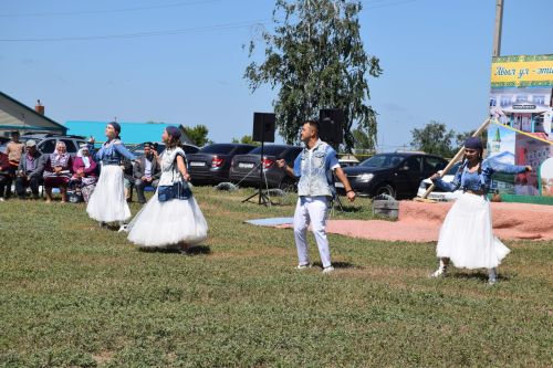 В День села в Степном Озере гостей угощали бабушкиными блинами из печи (ФОТОРЕПОРТАЖ)