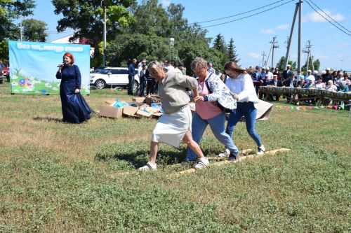 В День села в Степном Озере гостей угощали бабушкиными блинами из печи (ФОТОРЕПОРТАЖ)
