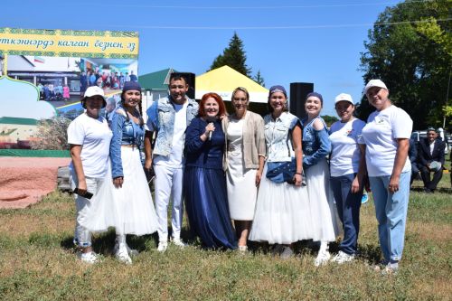 В День села в Степном Озере гостей угощали бабушкиными блинами из печи (ФОТОРЕПОРТАЖ)