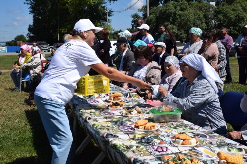 В День села в Степном Озере гостей угощали бабушкиными блинами из печи (ФОТОРЕПОРТАЖ)