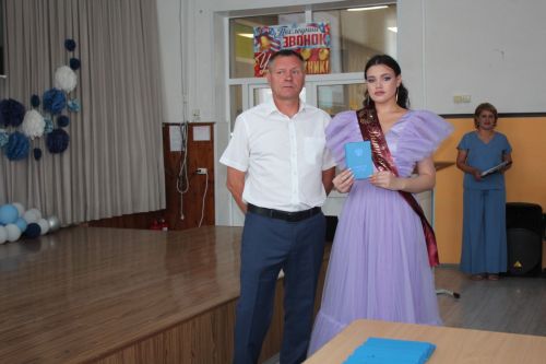 Нурлатская школа №1 сделала свой 60-й выпуск