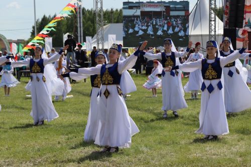 Нурлатцев и гостей города приглашает национальный праздник Сабантуй