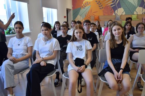 Дамир Ишкинеев прочитал школьникам лекцию о перспективах развития нашего региона