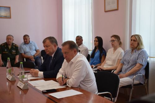 В Нурлате депутат Государственной Думы РФ от партии «Единая Россия» Айдар Метшин провел прием граждан
