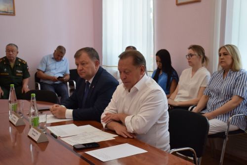 В Нурлате депутат Государственной Думы РФ от партии «Единая Россия» Айдар Метшин провел прием граждан