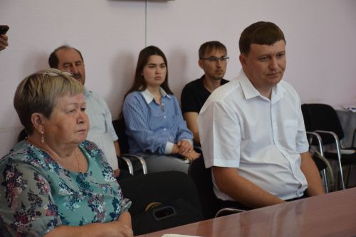 В Нурлате депутат Государственной Думы РФ от партии «Единая Россия» Айдар Метшин провел прием граждан