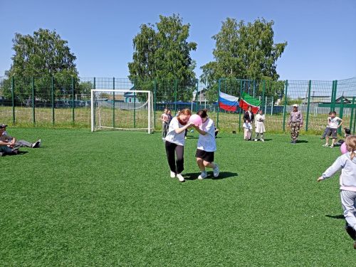 При Кульбаево-Марасинской школе работают летний оздоровительный лагерь «Дружба» и трудовой лагерь «Патриот»