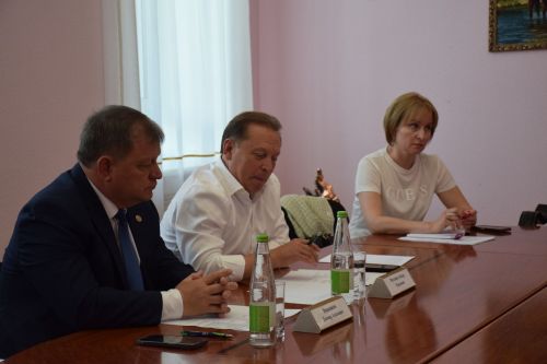 В Нурлате депутат Государственной Думы РФ от партии «Единая Россия» Айдар Метшин провел прием граждан