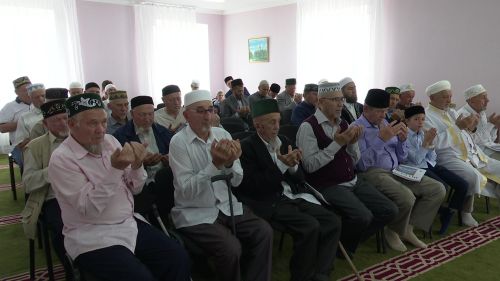 Нурлатцы, совершившие хадж, собрались в образовательном центре имени Ахметзаки хазрата Сафиуллина