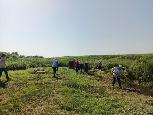 В селе Вишнёвая Поляна была проведена генеральная уборка Никольского источника и прилегающей территории