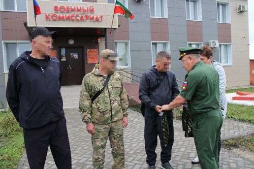 Еще трое нурлатцев отправились на СВО по контракту